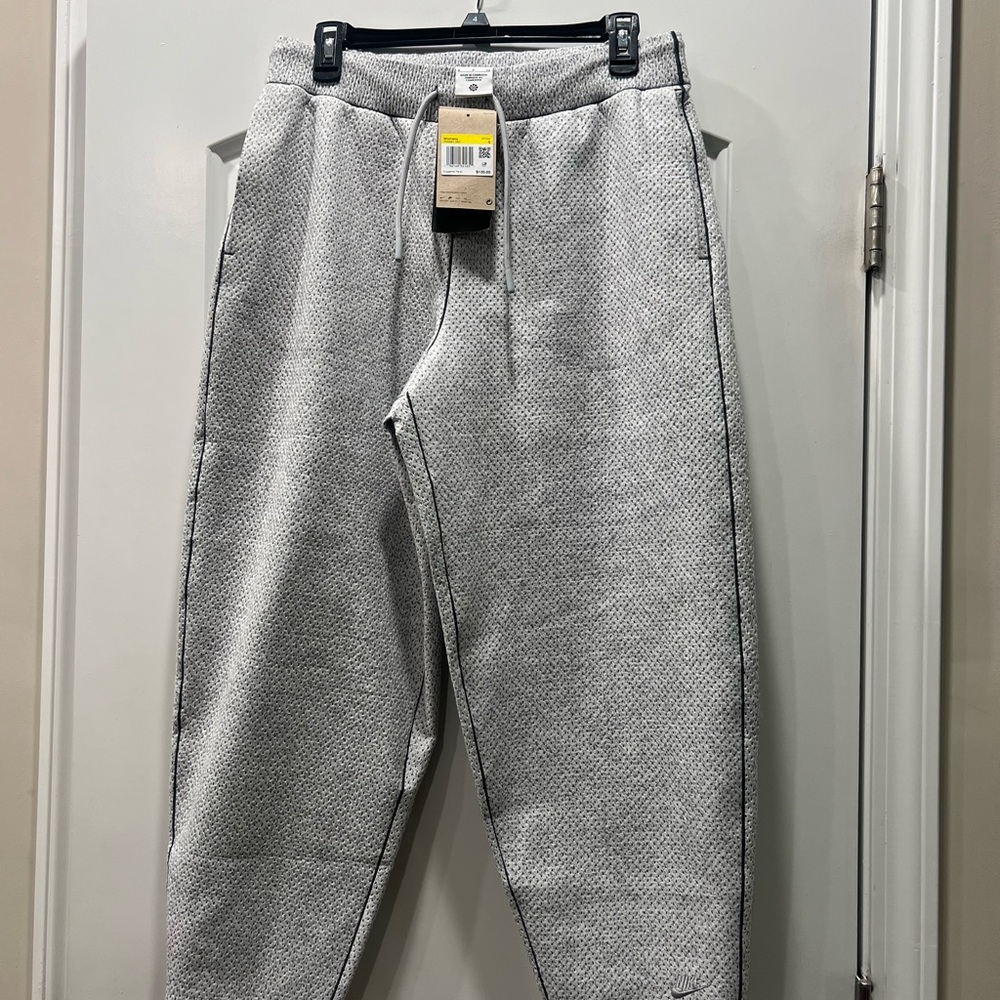Nike Gray Joggers with Elastic Waist and Tapered Leg
